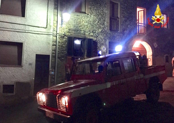 Montegrino Valtravaglia - Incendio a Bosco