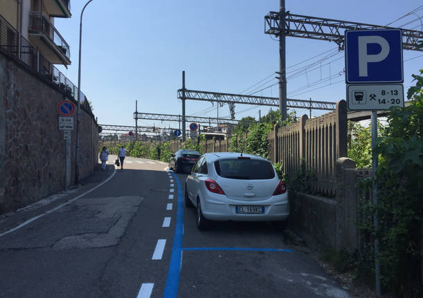 Parcheggi blu intorno all'ospedae del Ponte