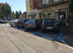 Parcheggi blu intorno all'ospedae del Ponte