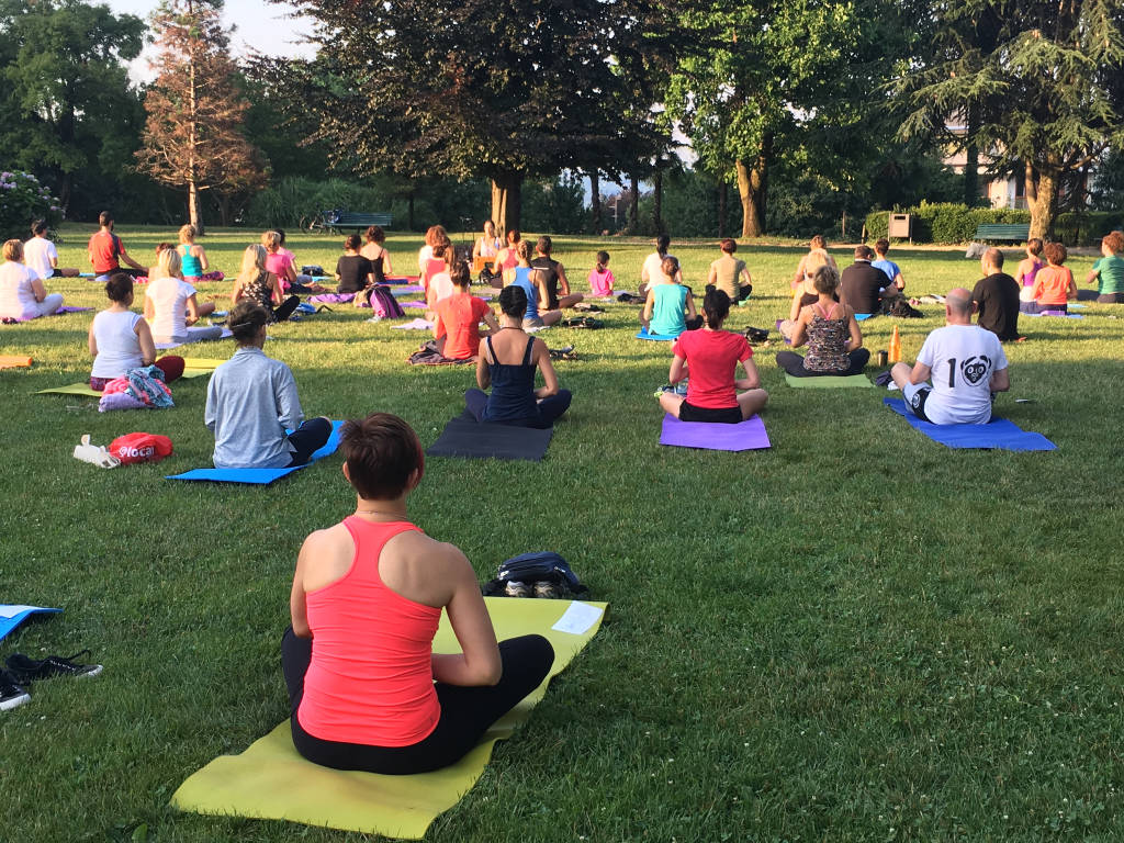 Saluto al Sole ai Giardini Estensi di Varese