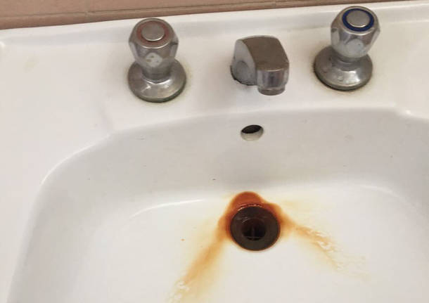 Degrado alla palestra di via Bixio