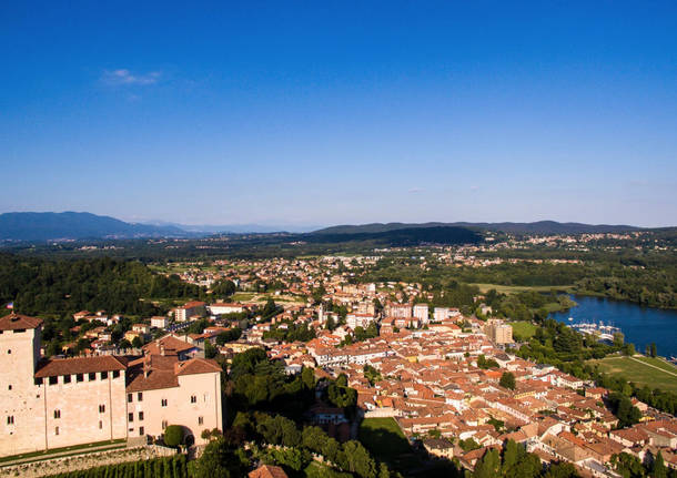 Angera vista dall'alto 