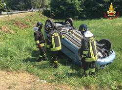 Auto ribaltata a Casalzuigno