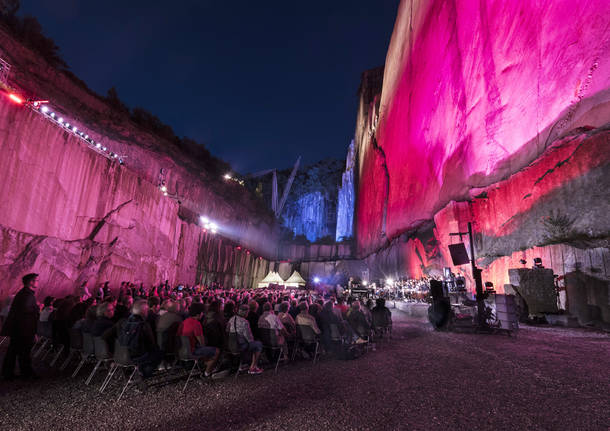 Lo spettacolare concerto in cava