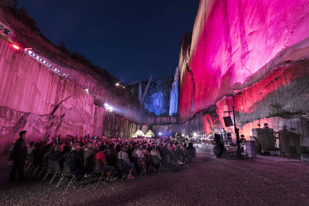 Lo spettacolare concerto in cava