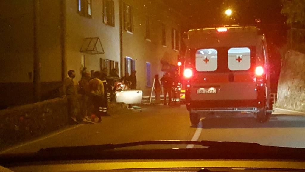 Schianto nella notte sulla provinciale alla Rasa di Varese