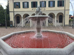 Fontana rosa a Gavirate