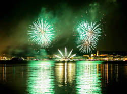 I fuochi d'artificio di Arona visti da Angera 