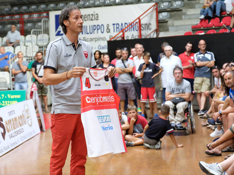 basket presentazione pallacanestro varese 2017