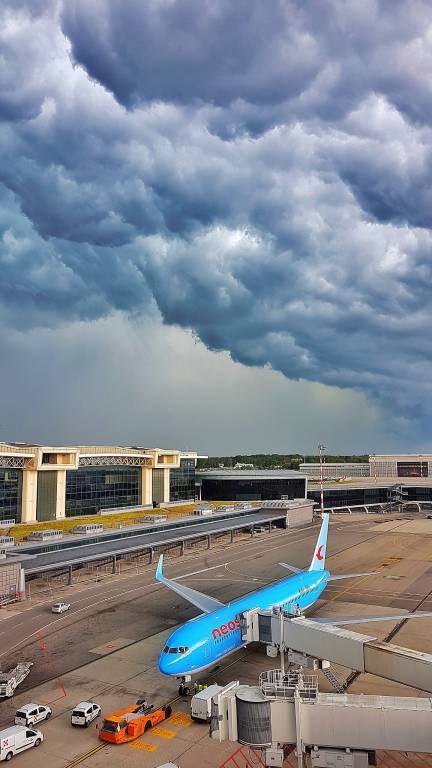 Nuvole apocalittiche su Malpensa