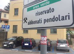 Strisce blu e parcheggi per i pendolari