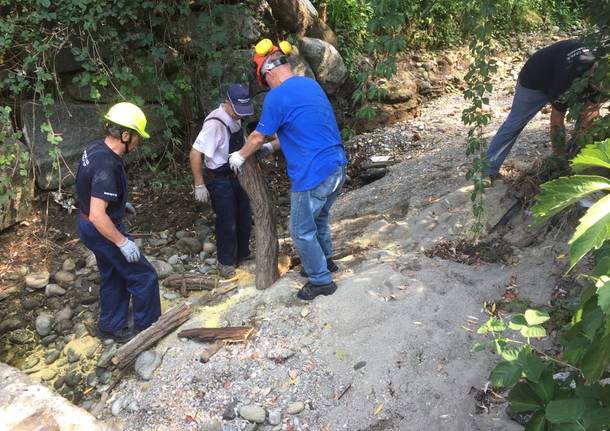 Protezione civile ripulisce il Lura