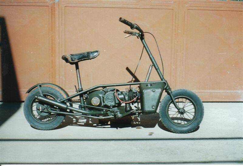 Moto Villiers destra