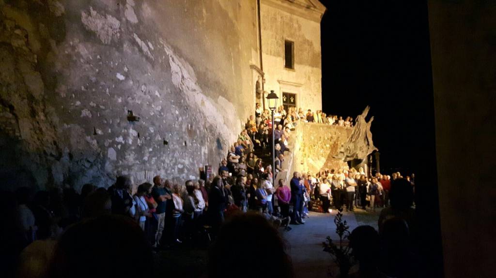 Salita al sacro Monte la sera prima di ferragosto