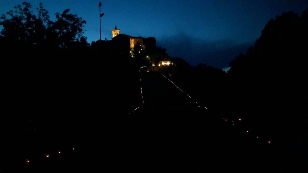 Salita al sacro Monte la sera prima di ferragosto