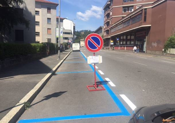 Strisce blu parcheggio sosta