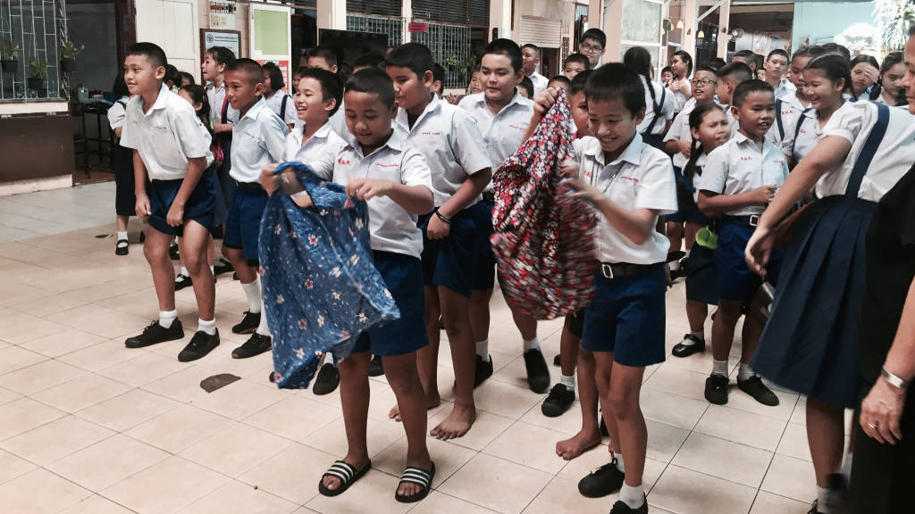 Thailandia quinto giorno: animatori per 200 bimbi