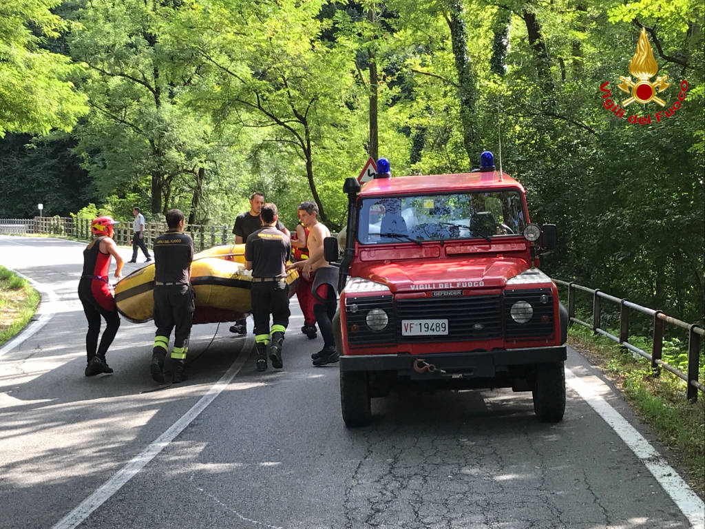 Trovato senza vita il corpo dell'uomo dispero sul Tresa