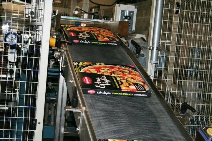 06 26settembre produzione pizze in pack02