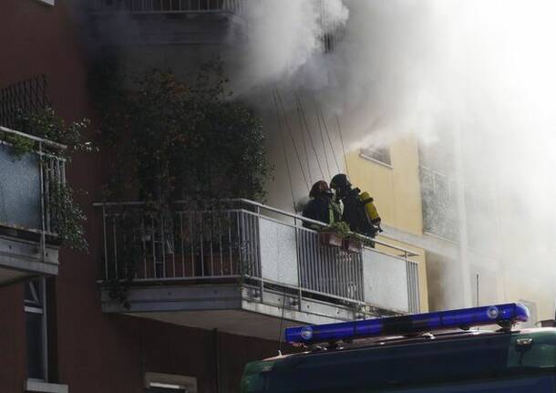 Incendio in un appartamento in via A. Da Giussano
