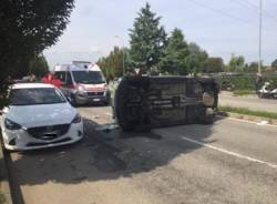 Auto ribaltata a Gallarate