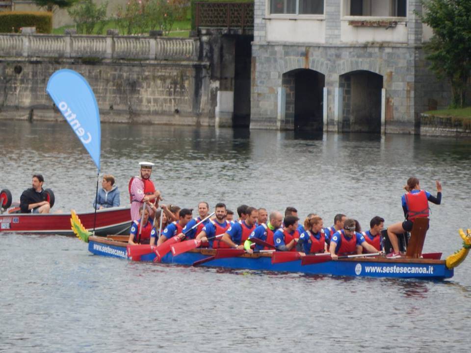 La gara di Dragon Boat a Sesto Calende