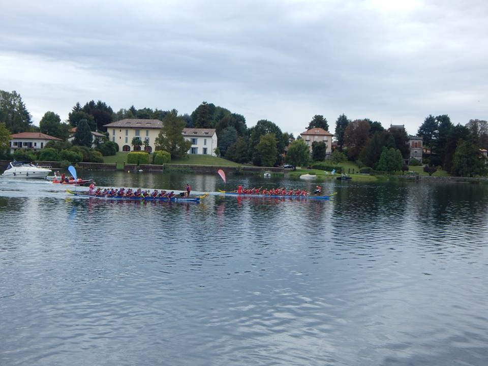 La gara di Dragon Boat a Sesto Calende