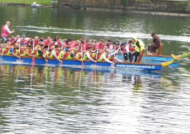 La gara di Dragon Boat a Sesto Calende