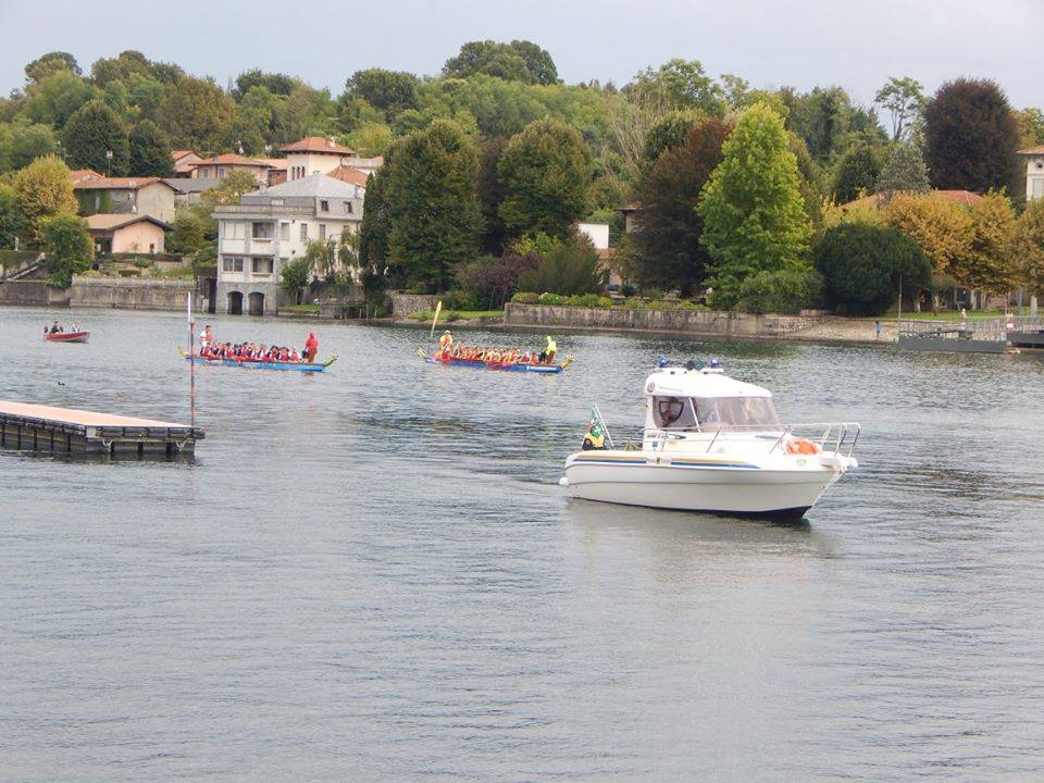 La gara di Dragon Boat a Sesto Calende