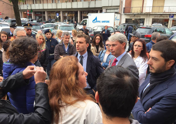 Presidio dei laboratori del Del Ponte contro il nuovo piano sosta
