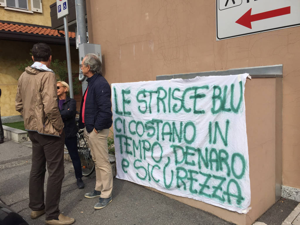 Presidio dei laboratori del Del Ponte contro il nuovo piano sosta