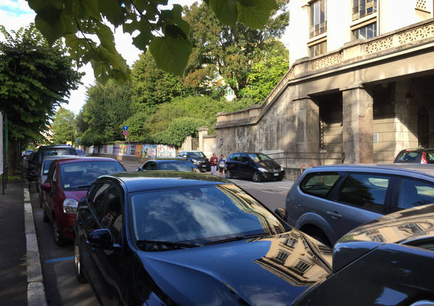 Primo giorno di scuola: i parcheggi a Varese