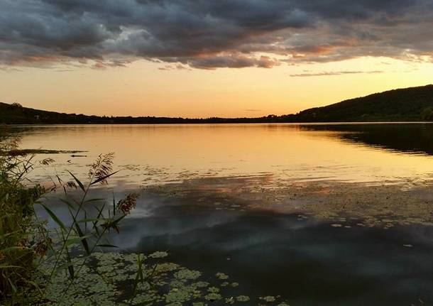 Tramonto al lago di Comabbio