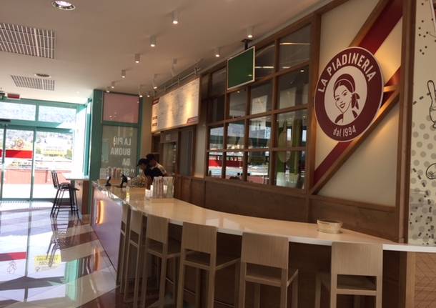 Apre la food court al Centro Commerciale