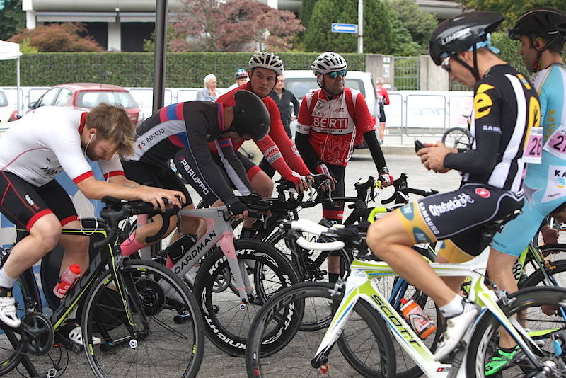 Particolari e volti della Gran Fondo di ciclismo