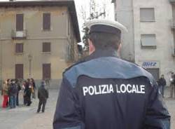 Polizia locale multa i richiedenti asilo per bivacco