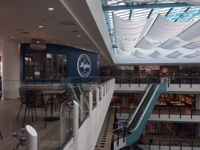 Apre la food court al Centro Commerciale