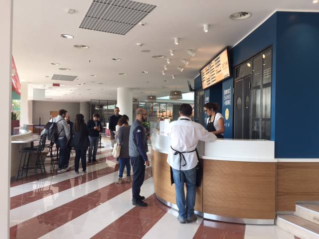 Apre la food court al Centro Commerciale