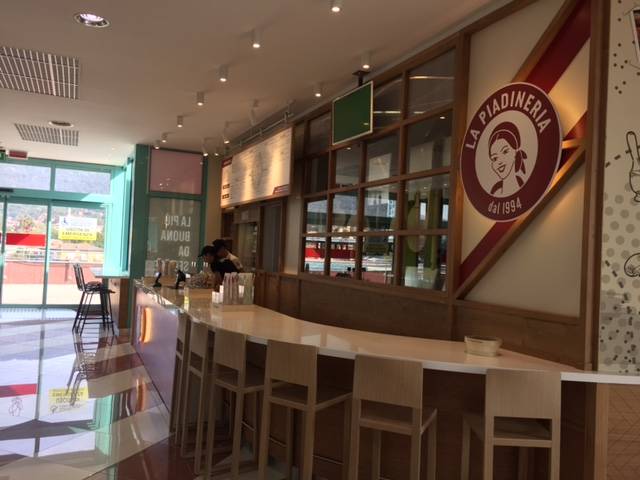 Apre la food court al Centro Commerciale