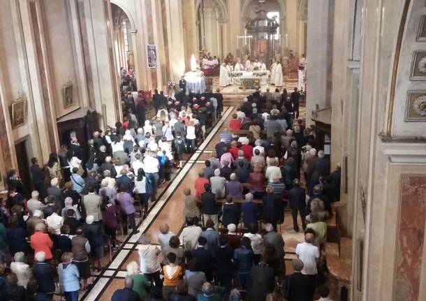 Il Cardinale Delpini saluta la Madonna di Fatima