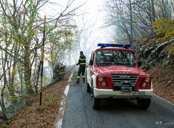 Incendio al Campo dei Fiori, le immagini di lunedì 30 ottobre