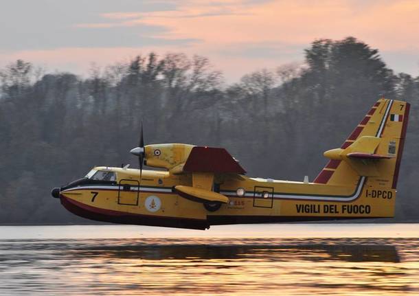 Incendio Campo dei Fiori - foto Canadair