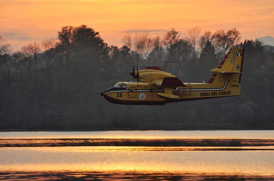 Incendio Campo dei Fiori - foto Canadair