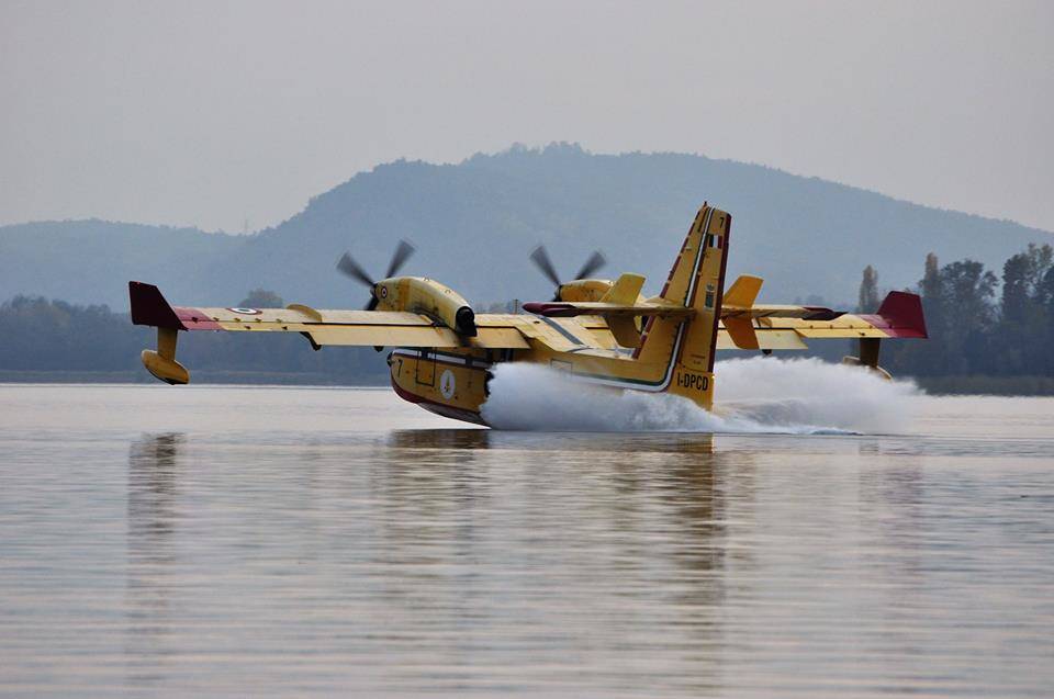 Incendio Campo dei Fiori - foto Canadair
