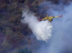 Incendio Campo dei Fiori - foto Canadair