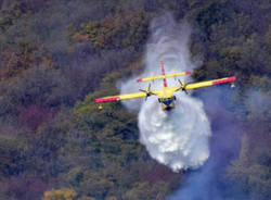 Incendio Campo dei Fiori - foto Canadair