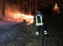 Incendio Campo dei fiori, la notte dei vigili del fuoco, 30 ottobre