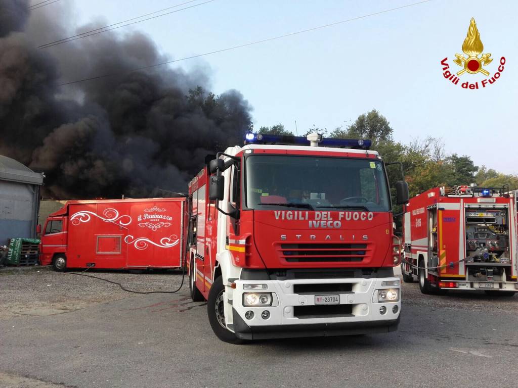incendio capannone busto arsizio