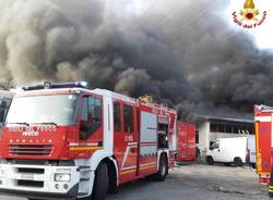 incendio capannone busto arsizio
