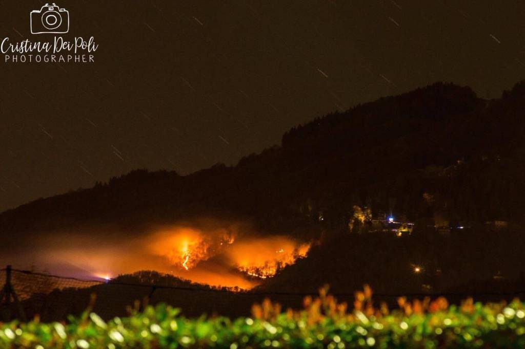 L'incendio alimentato dal vento